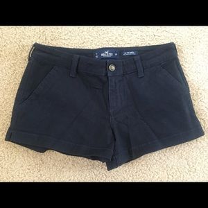 Hollister Navy Blue mid-rise shorts size 7 28in